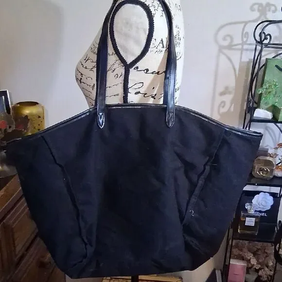 VS Sequin Striped Large Tote Bag - Black, Silver, Red - Picture 5 of 5